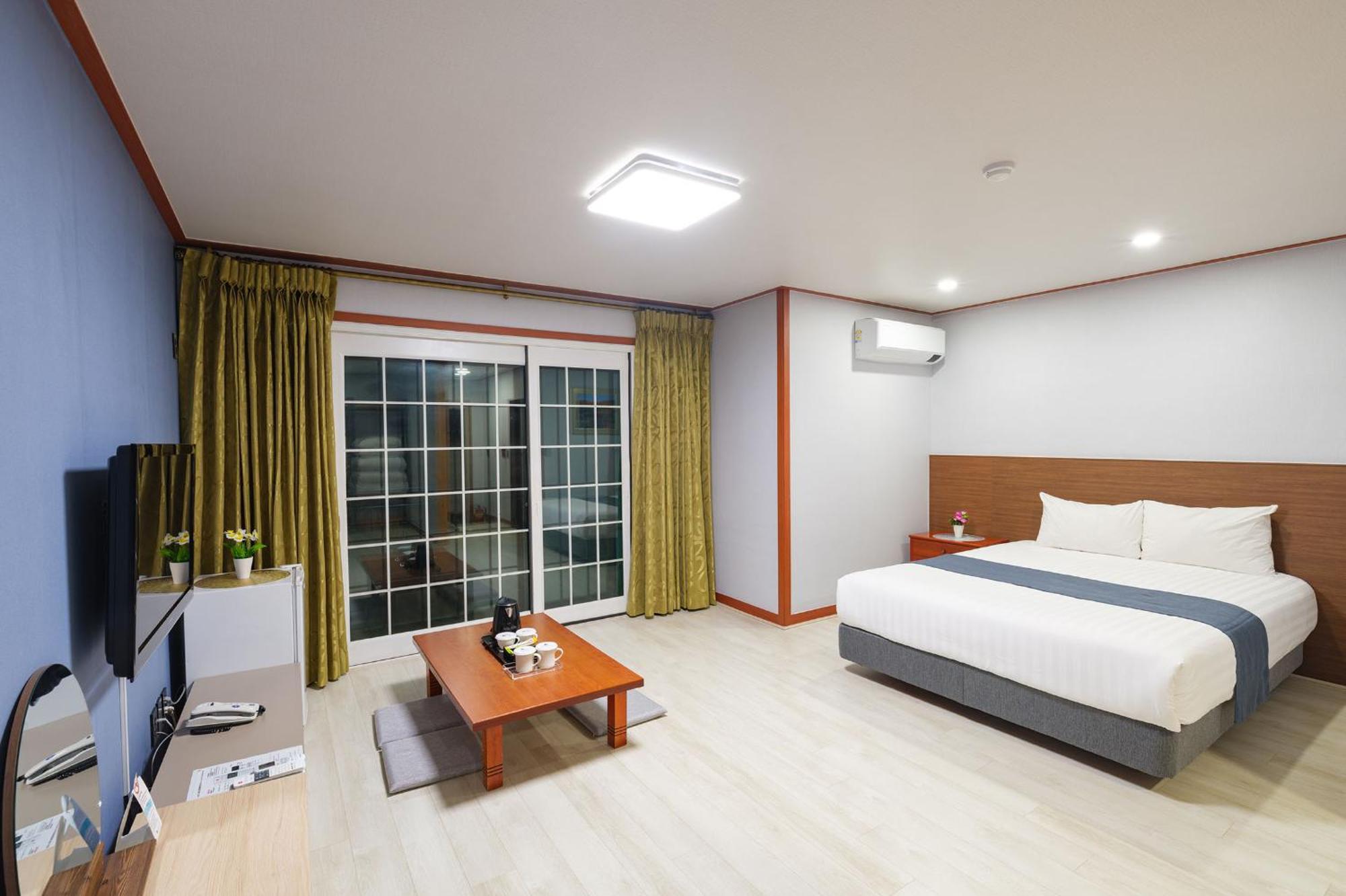 Sea Cliff Hotel Jeju Exterior photo