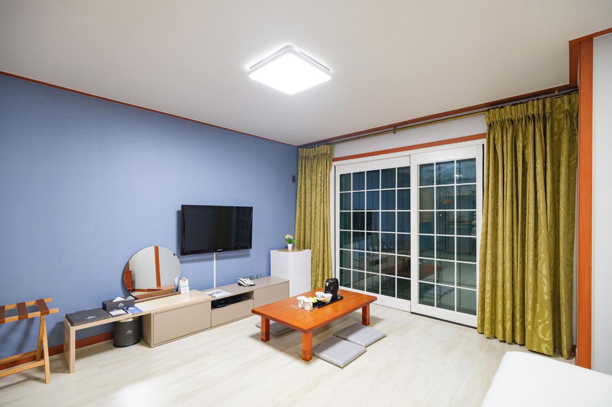 Sea Cliff Hotel Jeju Exterior photo